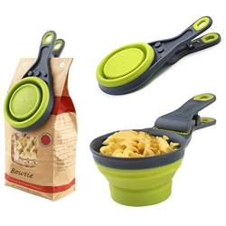 Acronde Collapsible Pet Scoop Silicone Measuring Cups Set Sealing Clip 3 in 1 Multi-Function Scoop Bowls Bag Clip for Dog Cat Food Water Set of 2 (1 Cup & 1/2 Cup Capacity)